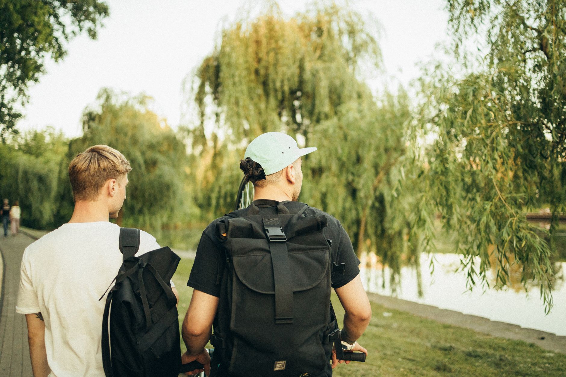Best Smart Backpacks with USB Charging & Anti-Theft Features