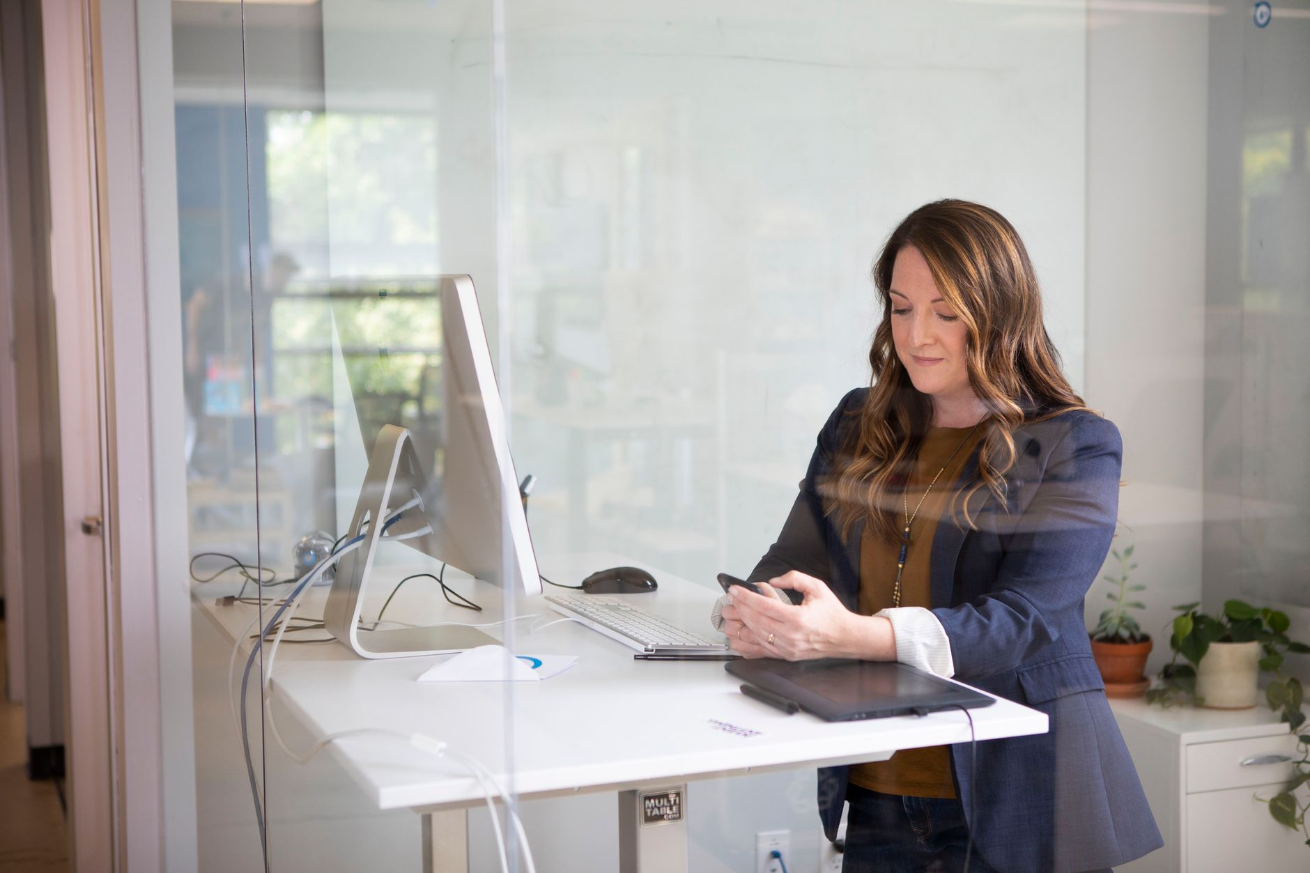 How to Set Up a Smart Standing Desk: Buyer’s Guide & Reviews