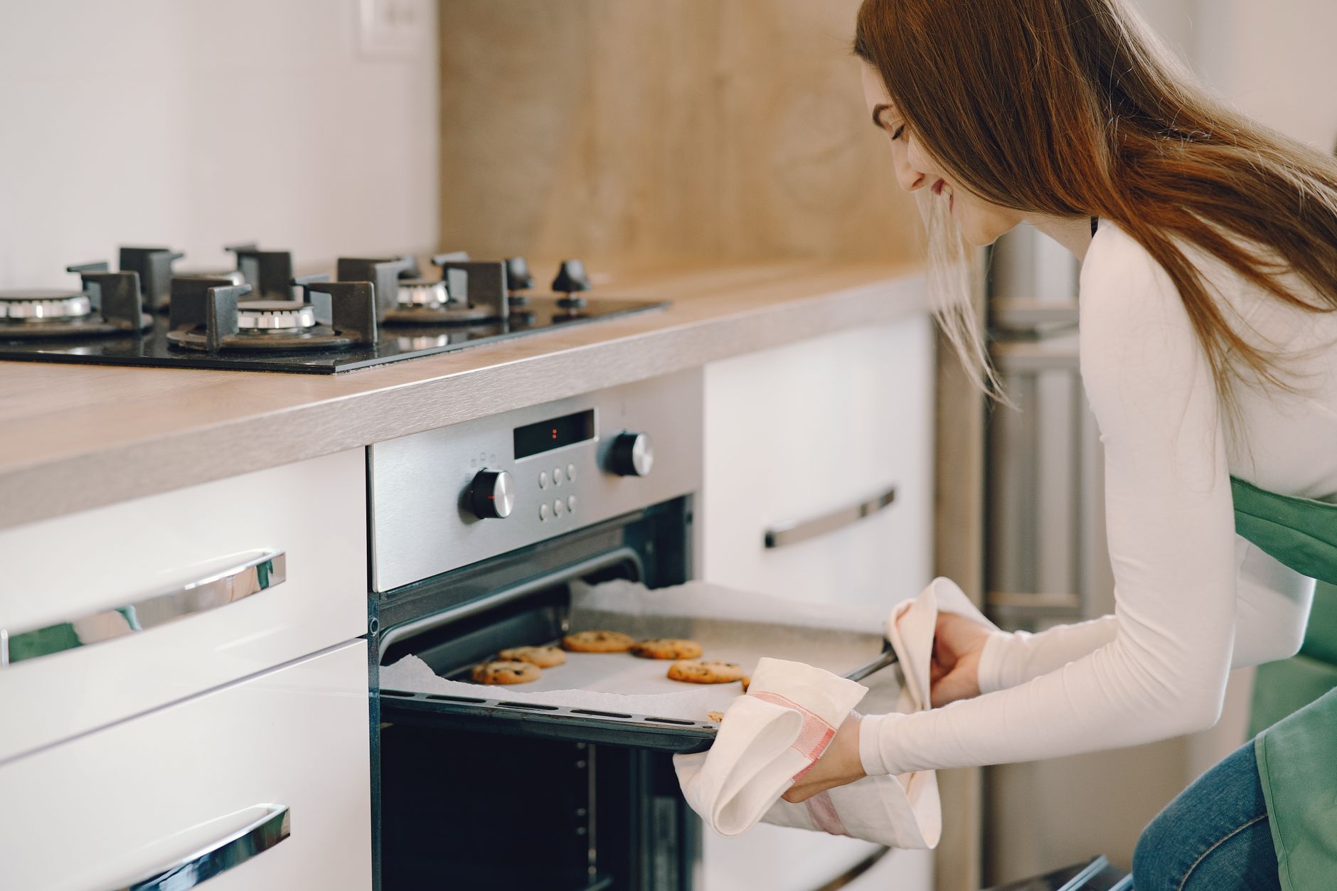 How to Use Smart Thermometers for Perfect Meat & Baking Results