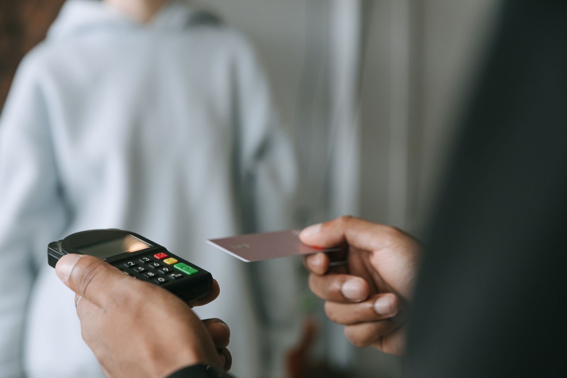 Wearable Payment Devices: Secure, Contactless Shopping Explained